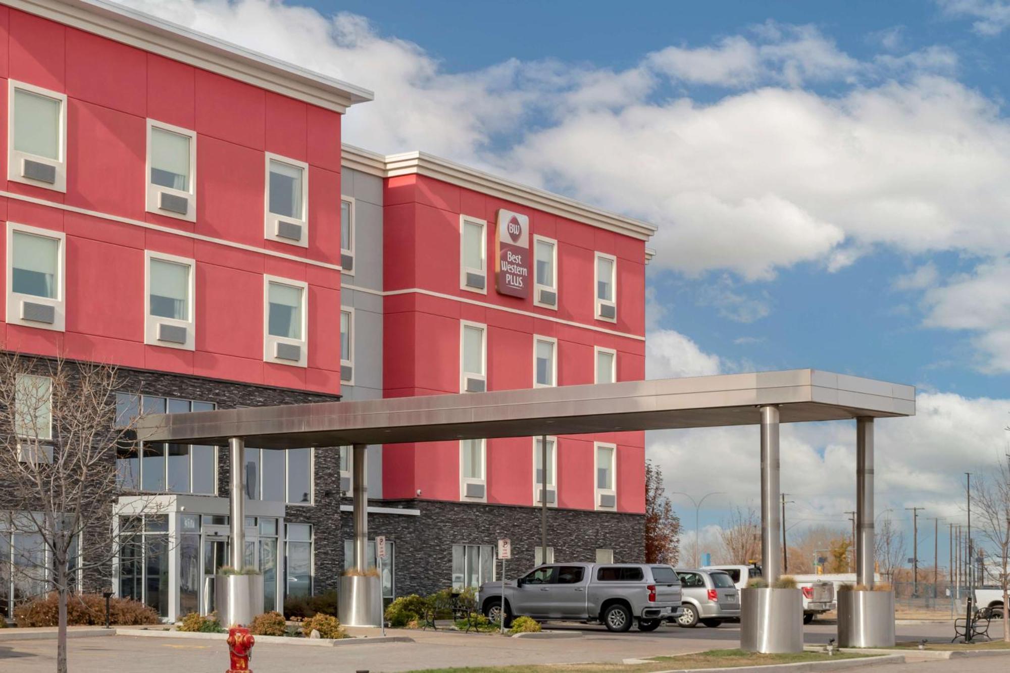 Best Western Plus Airport Inn & Suites Saskatoon Eksteriør billede