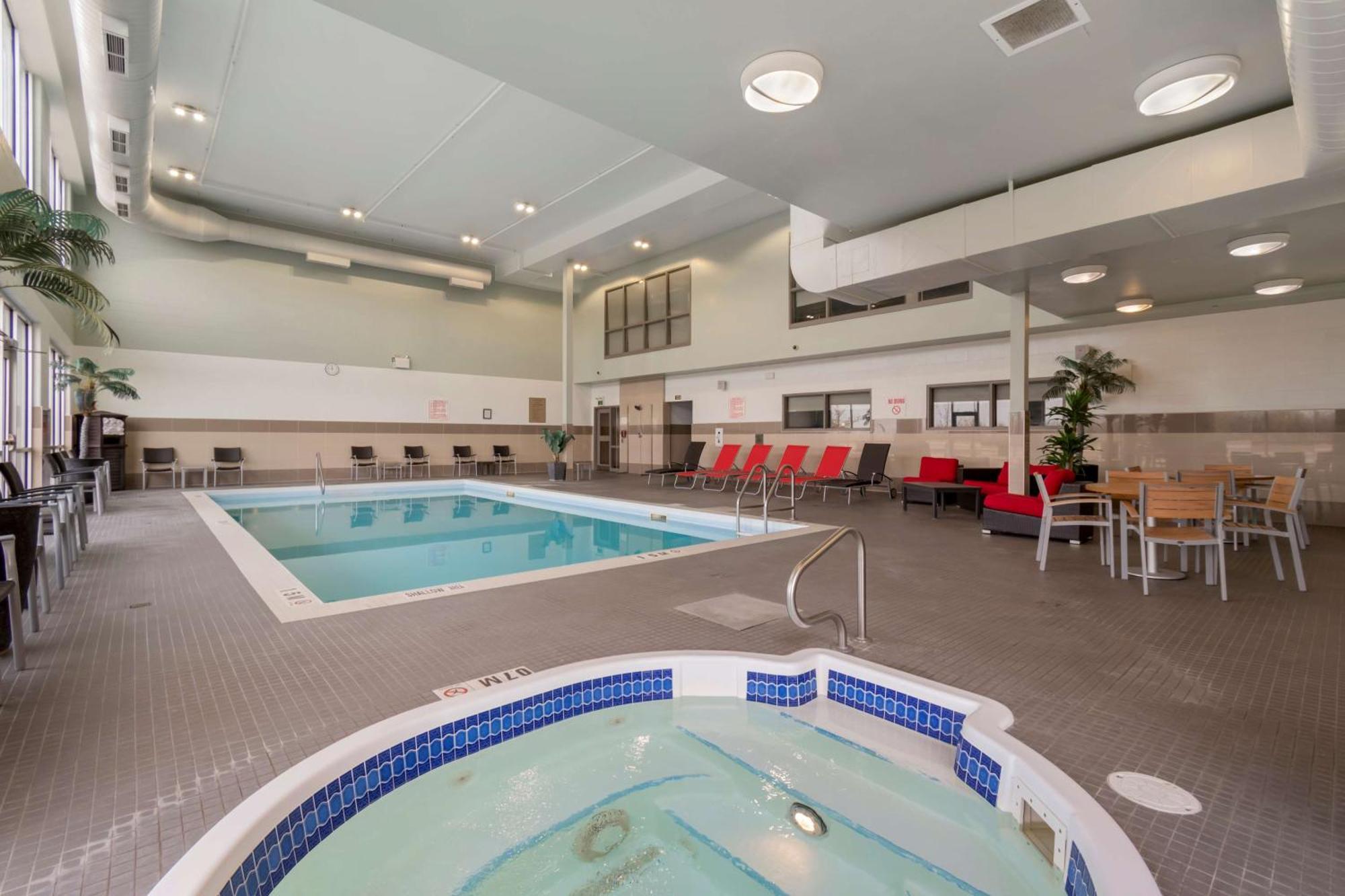 Best Western Plus Airport Inn & Suites Saskatoon Eksteriør billede