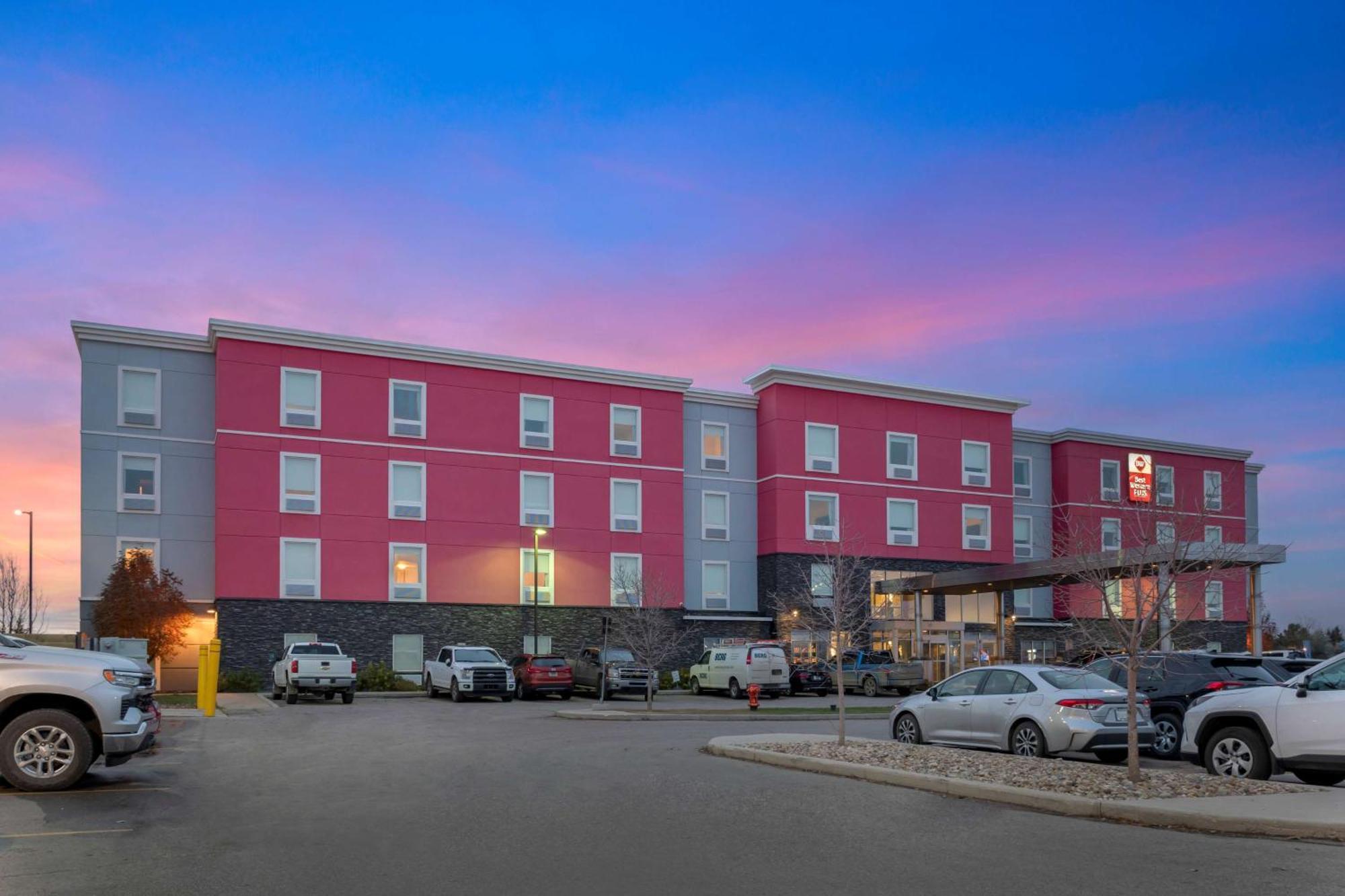 Best Western Plus Airport Inn & Suites Saskatoon Eksteriør billede