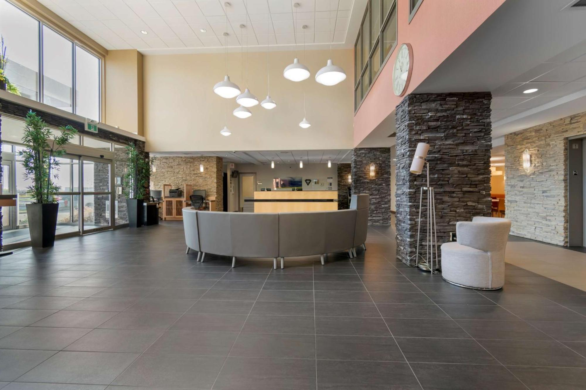 Best Western Plus Airport Inn & Suites Saskatoon Eksteriør billede