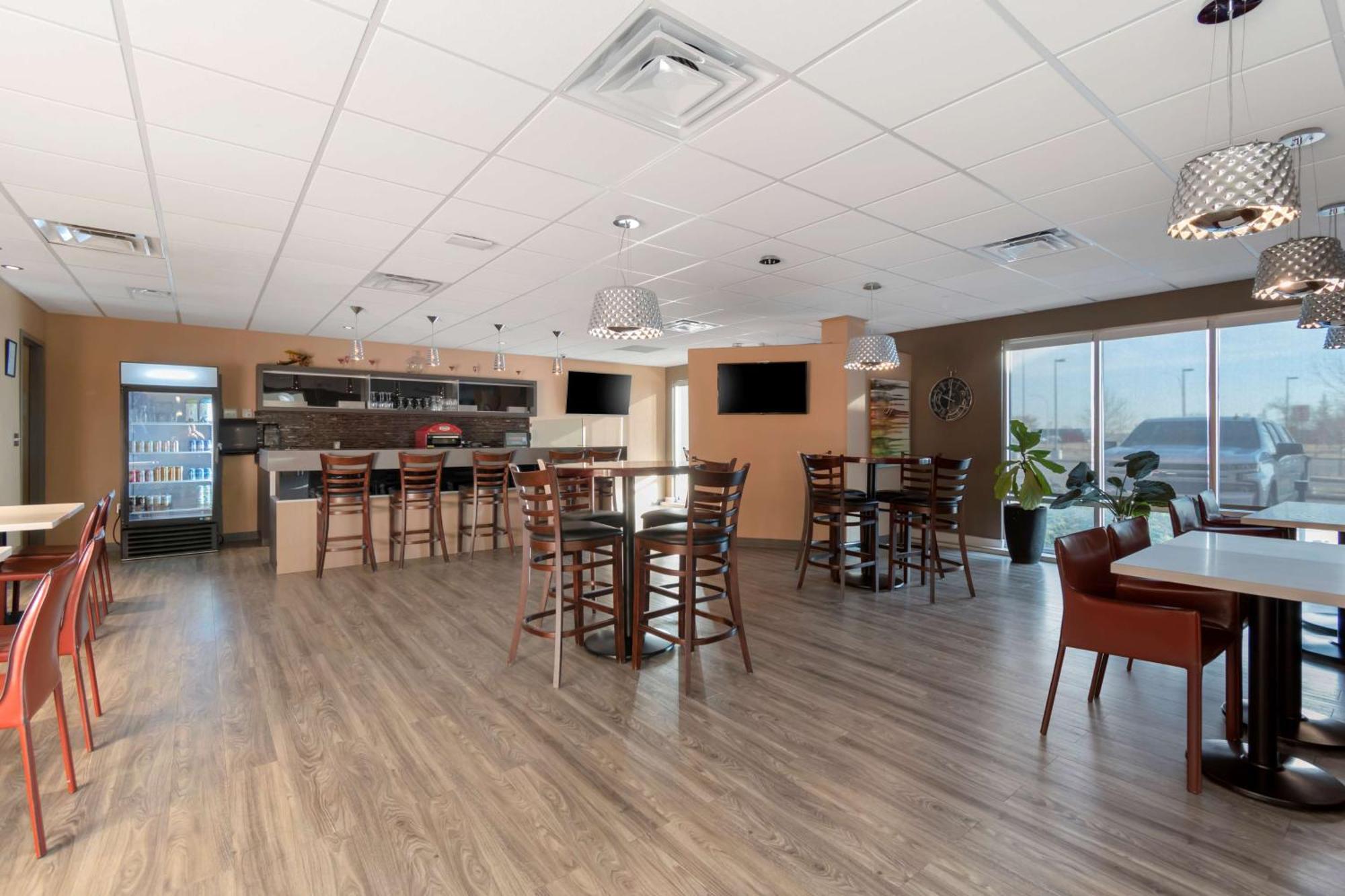 Best Western Plus Airport Inn & Suites Saskatoon Eksteriør billede