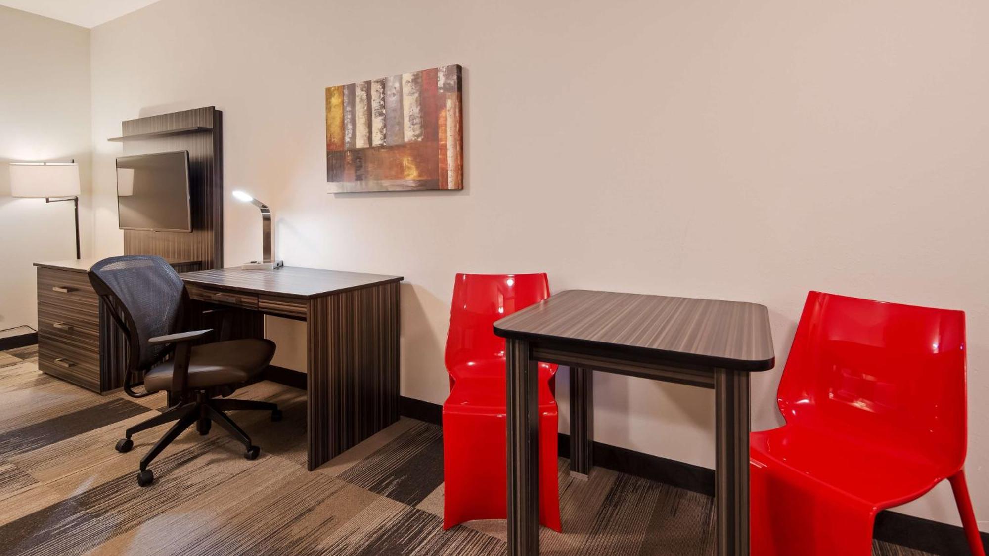 Best Western Plus Airport Inn & Suites Saskatoon Eksteriør billede