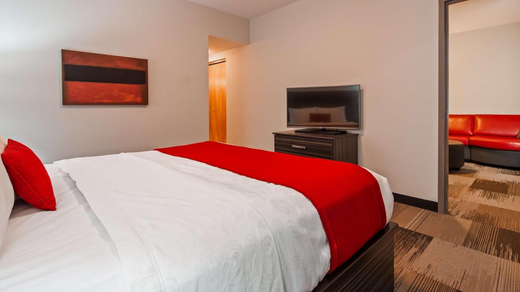 Best Western Plus Airport Inn & Suites Saskatoon Eksteriør billede