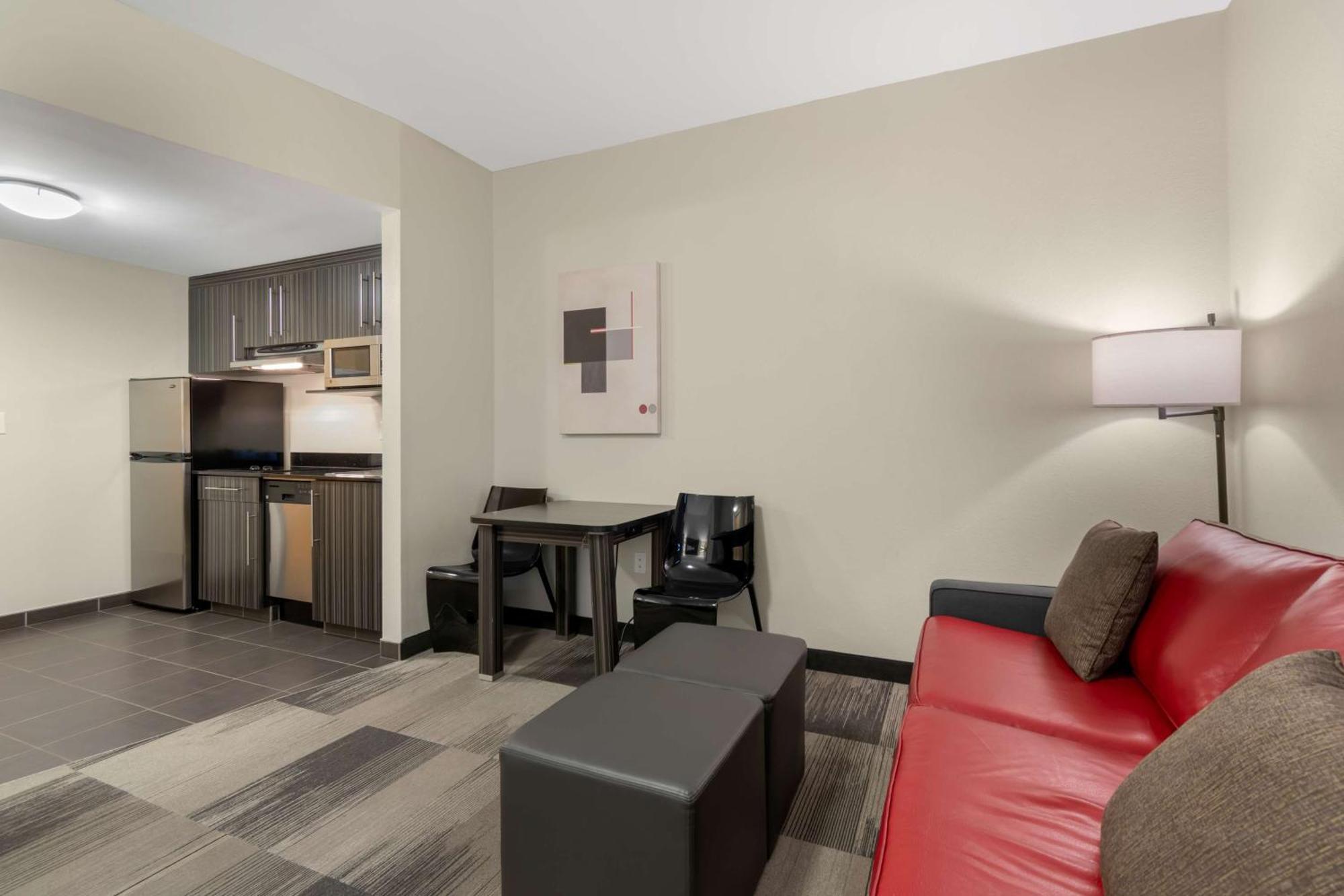 Best Western Plus Airport Inn & Suites Saskatoon Eksteriør billede