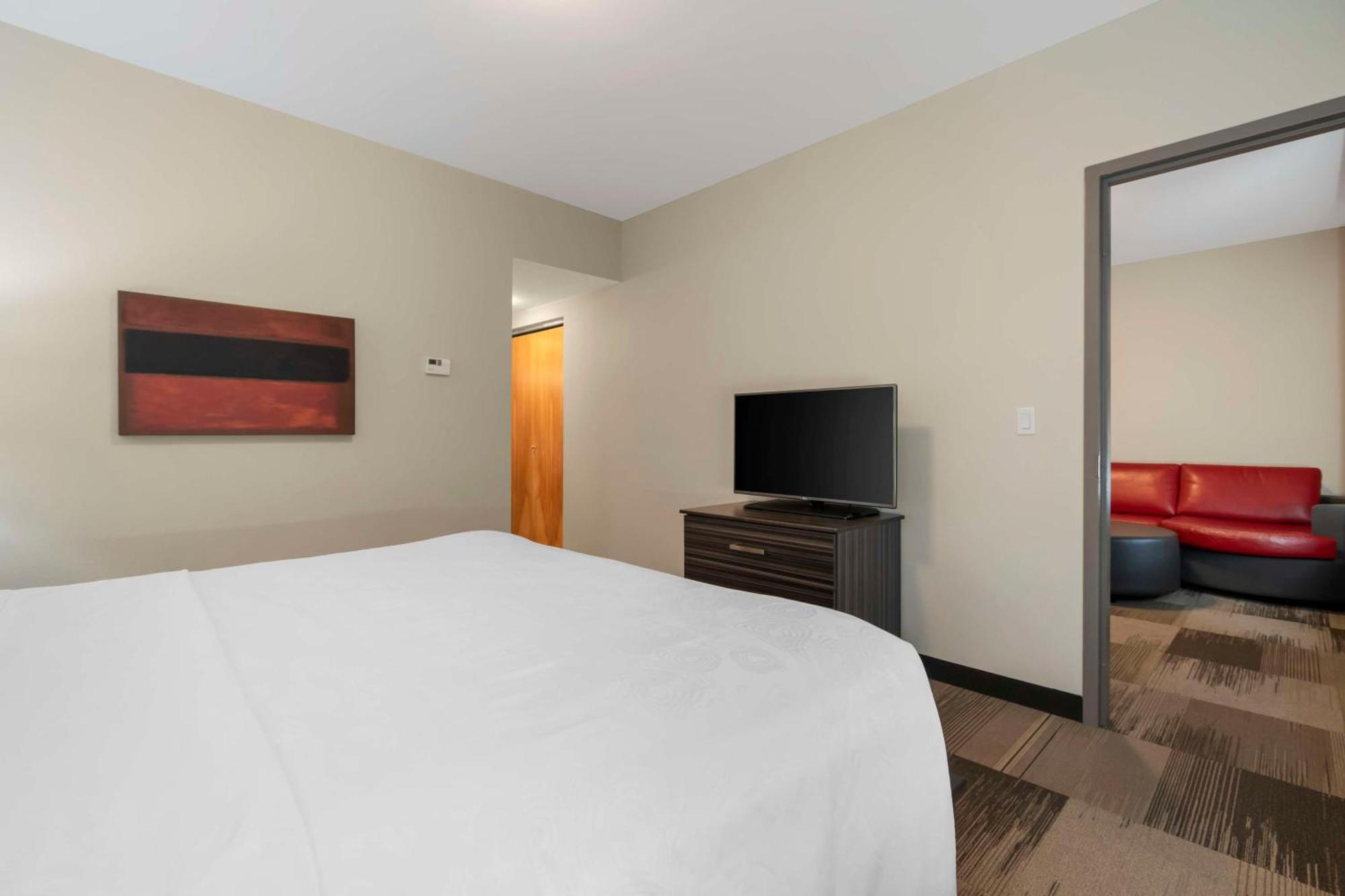 Best Western Plus Airport Inn & Suites Saskatoon Eksteriør billede