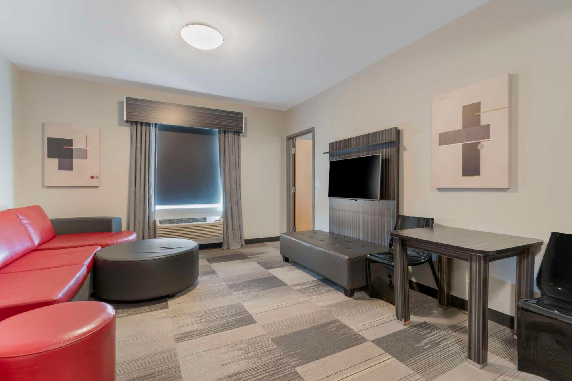 Best Western Plus Airport Inn & Suites Saskatoon Eksteriør billede