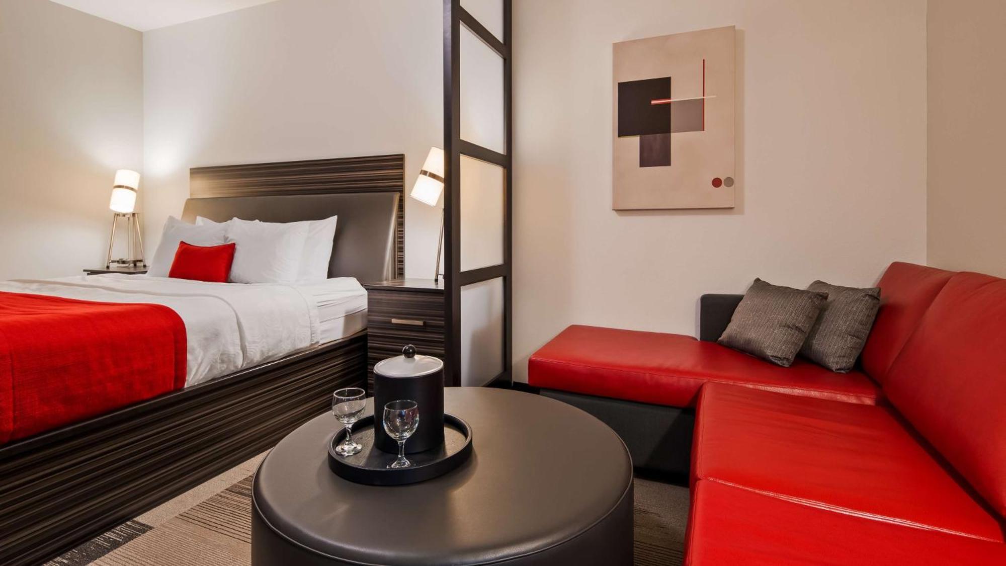 Best Western Plus Airport Inn & Suites Saskatoon Eksteriør billede